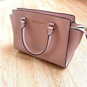 Michael Kors Selma Saffiano Bag